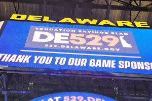 scoreboard at UD showing DE529 logo